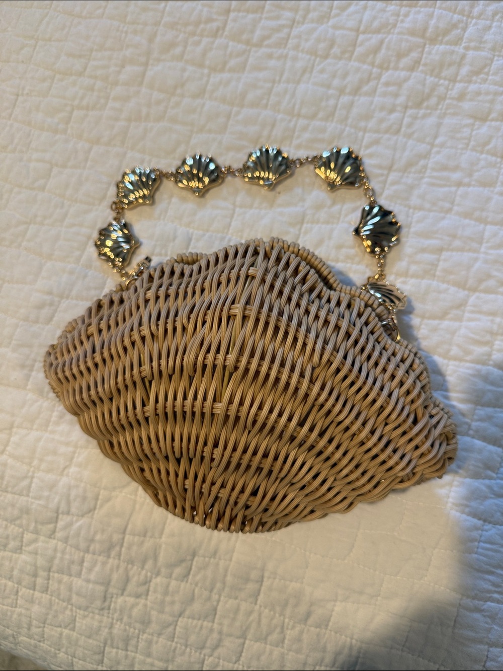 Tommy Bahamas Woven Shell-Shaped Straw Shoulder Bag with Gold Shell Chain